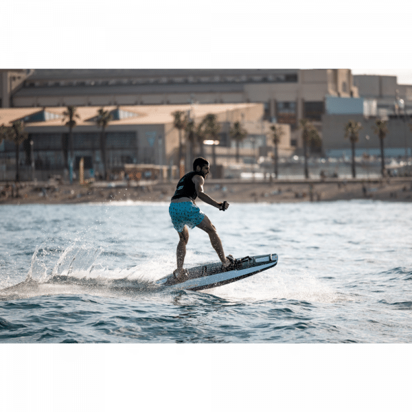 Ravik 3 action